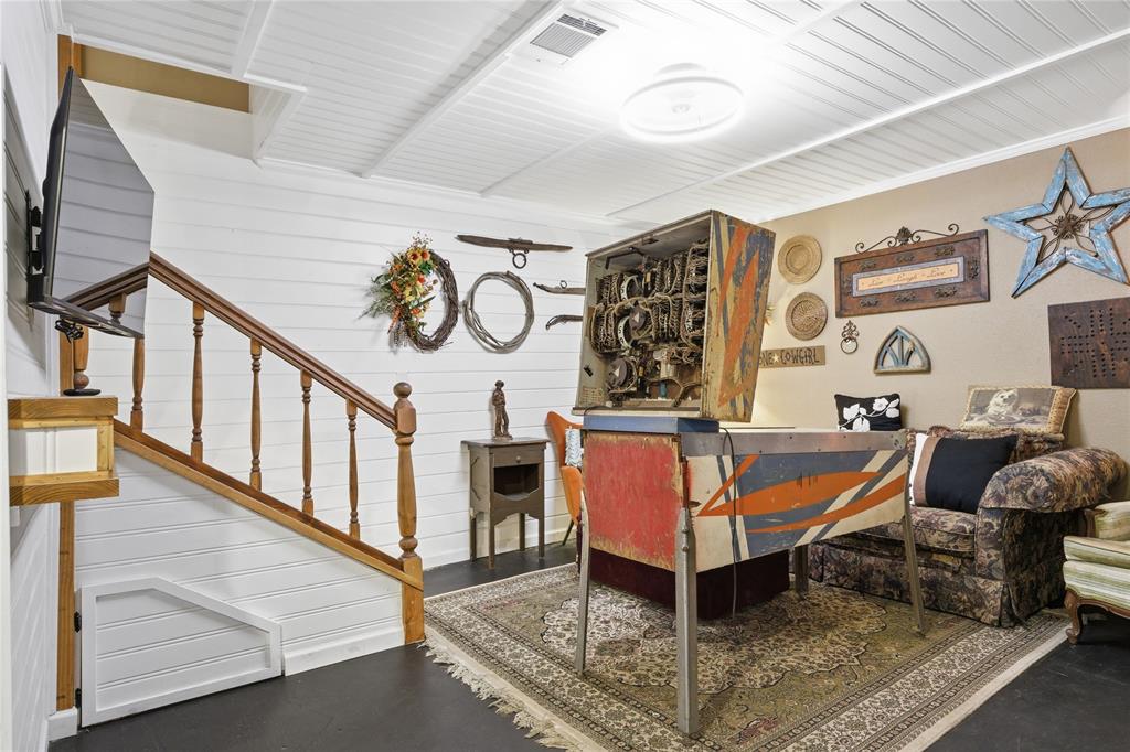 10 Ss Cooper, TX 75432 - Photo 7 of 40 a living room with furniture a rug and white walls