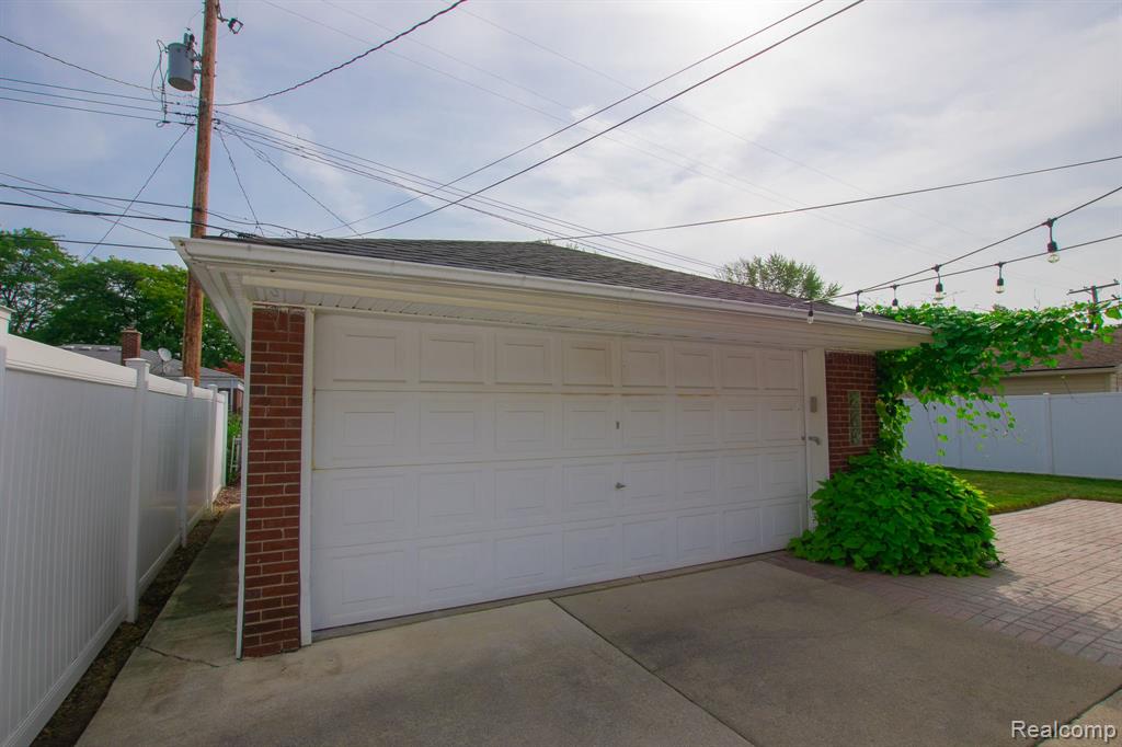 24684 Ridgecroft Avenue Eastpointe, MI 48021 - Photo 56 of 62