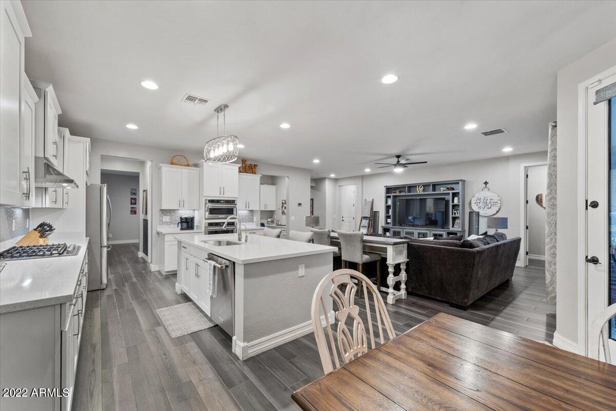20171 Rosa Road Queen Creek, AZ 85142 - Photo 26 of 68 Dinette/Kitchen/view into Great Rm