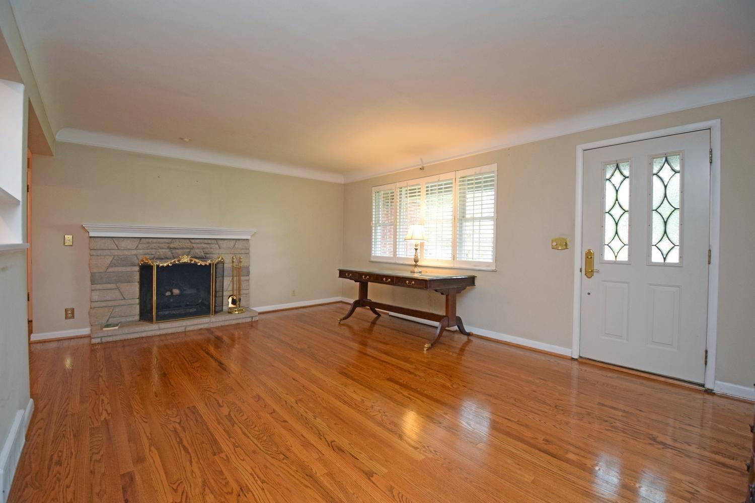 1047 Markley Road Cincinnati, OH 45230 - Photo 2 of 50
