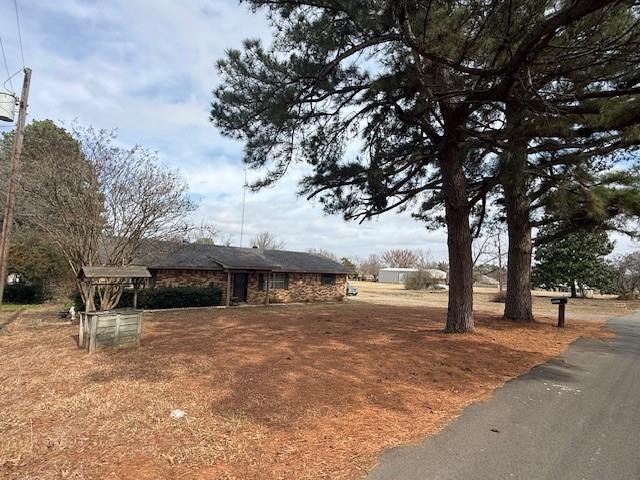 1525 Mansfield Road Reno, TX 75462 - Photo 24 of 34 a view of a park with large trees