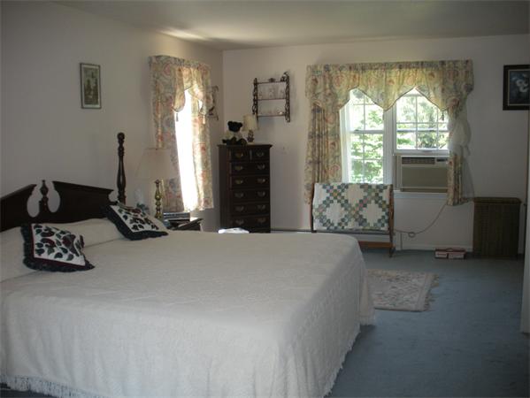 89 Hillside Road Deerfield, MA 01373 - Photo 20 of 25 Gallery Image 20