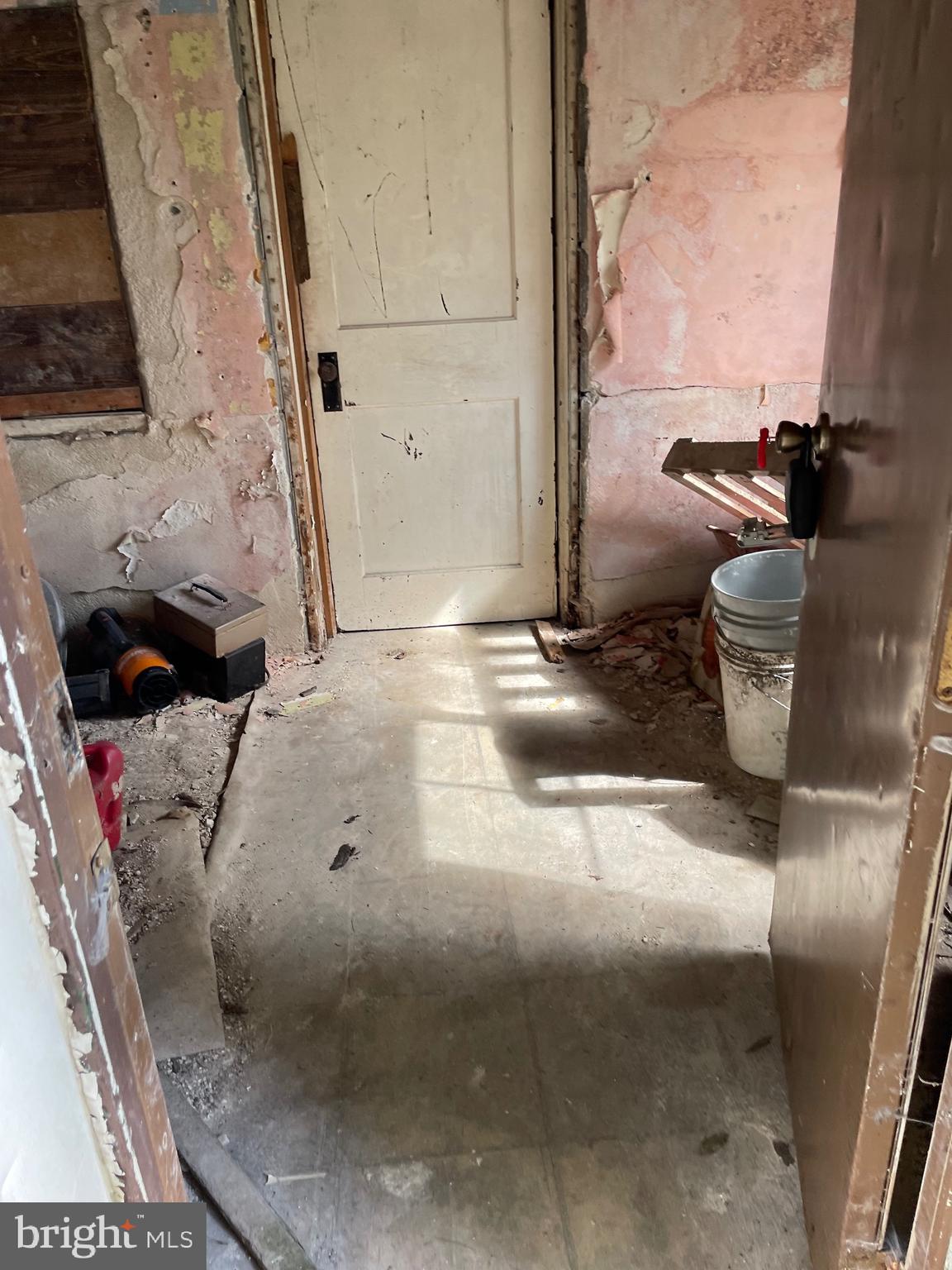 14602 Michael Road Northeast Cumberland, MD 21502 - Photo 18 of 20 a view of a balcony with water heater