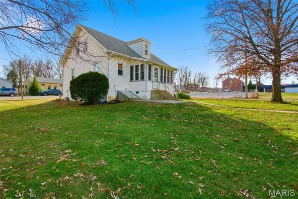 $215,000 | 203 East Mill Street, Waterloo, IL 62298