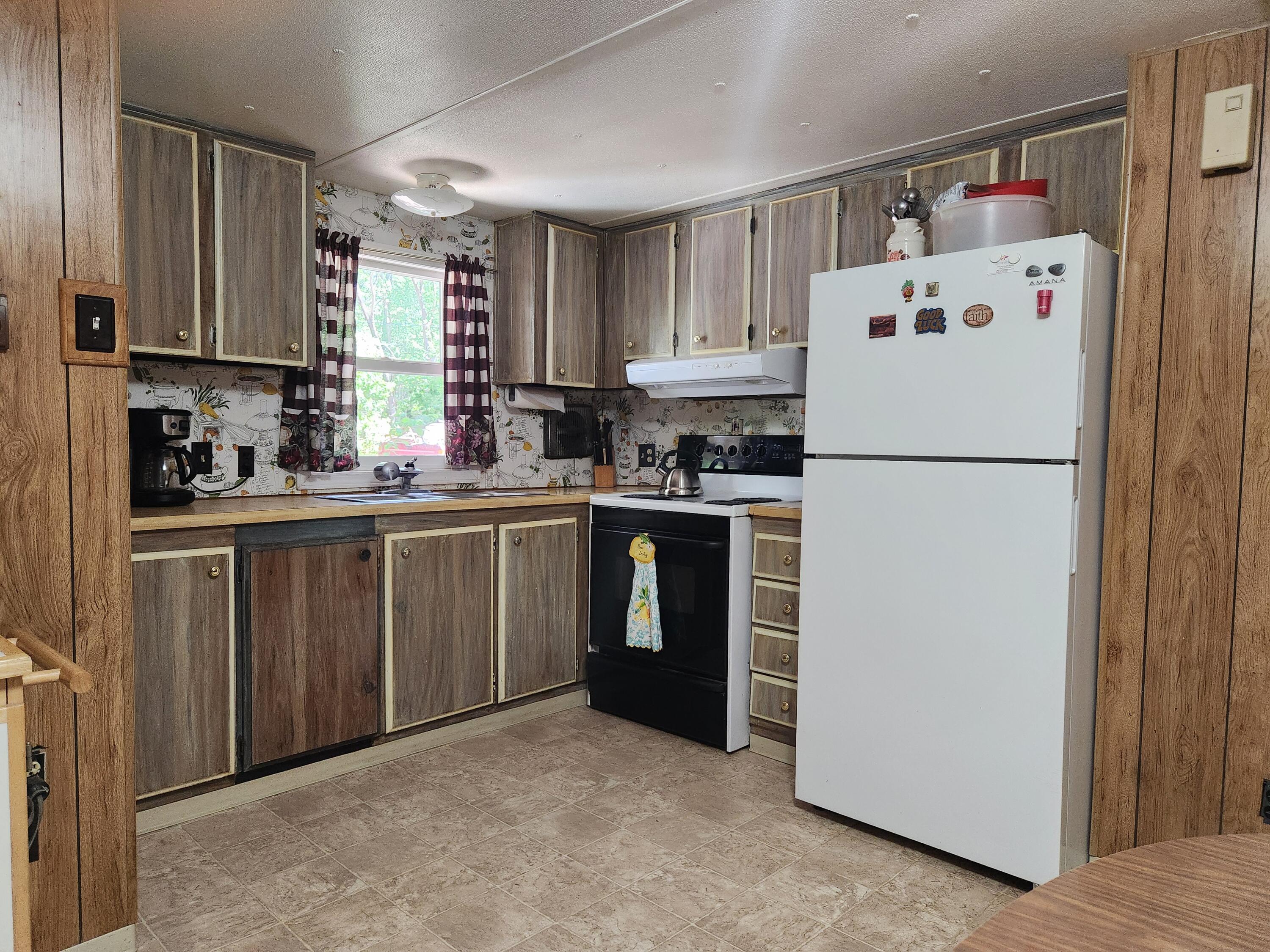 4440 Hugo Road Merlin, OR 97532 - Photo 17 of 26 20240515_145331