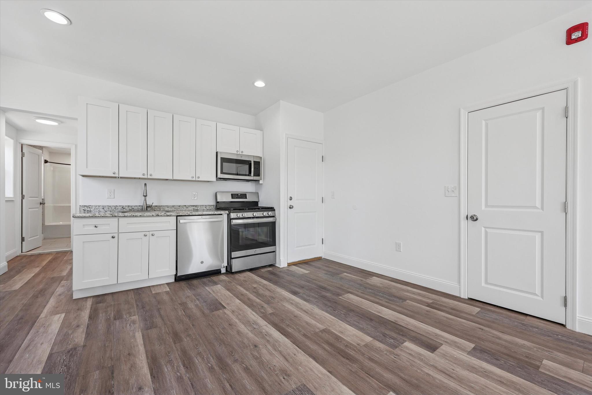 3847 Terrace Street Philadelphia, PA 19128 - Photo 15 of 27 2nd Floor Apt - Kitchen