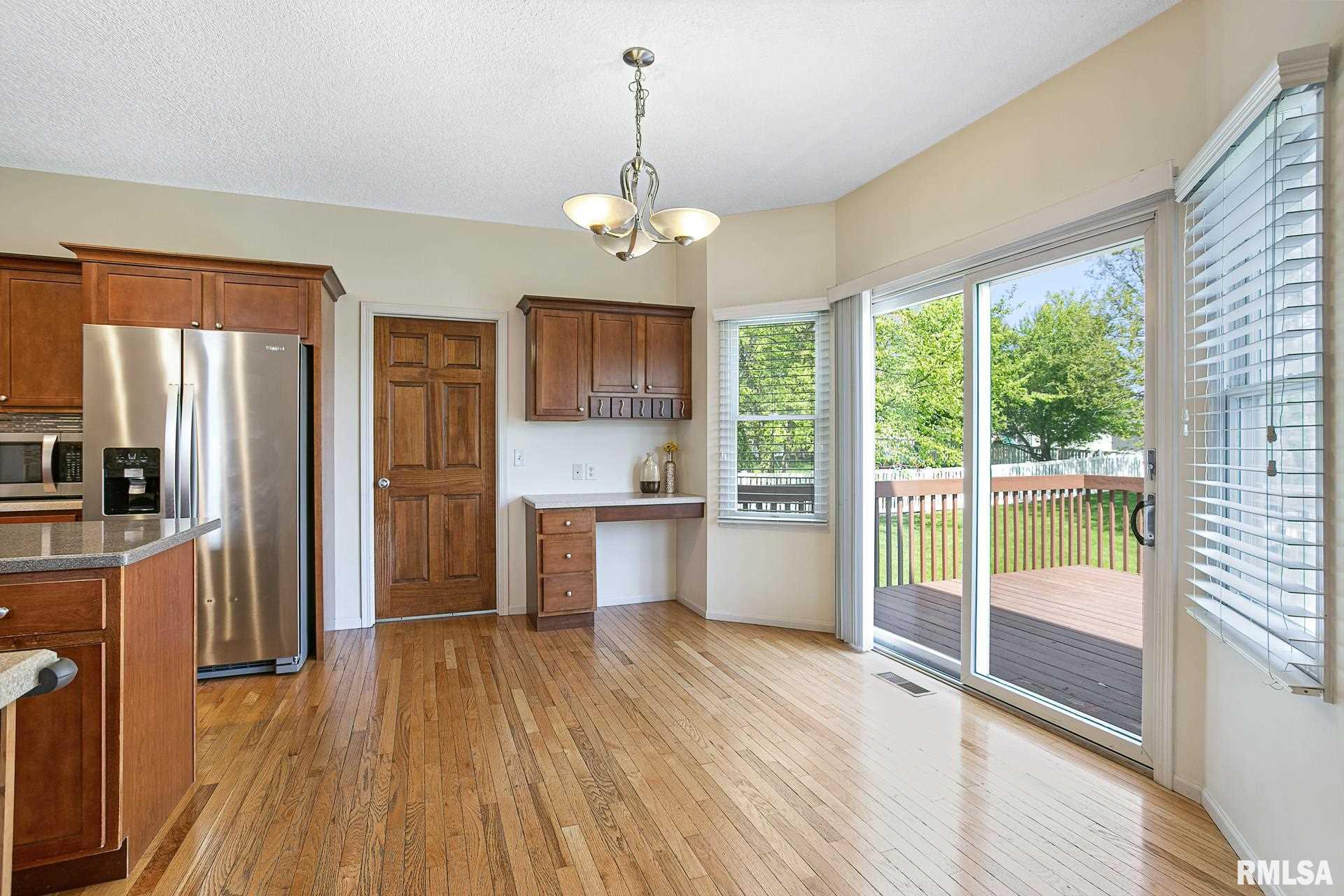 5573 North Ridge Circle Bettendorf, IA 52722 - Photo 12 of 40 Gallery Image 12