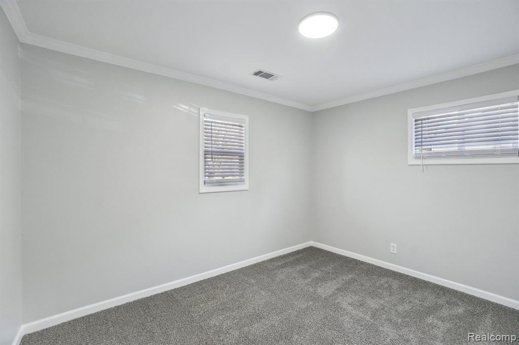 2744 James Road Auburn Hills, MI 48326 - Photo 11 of 23