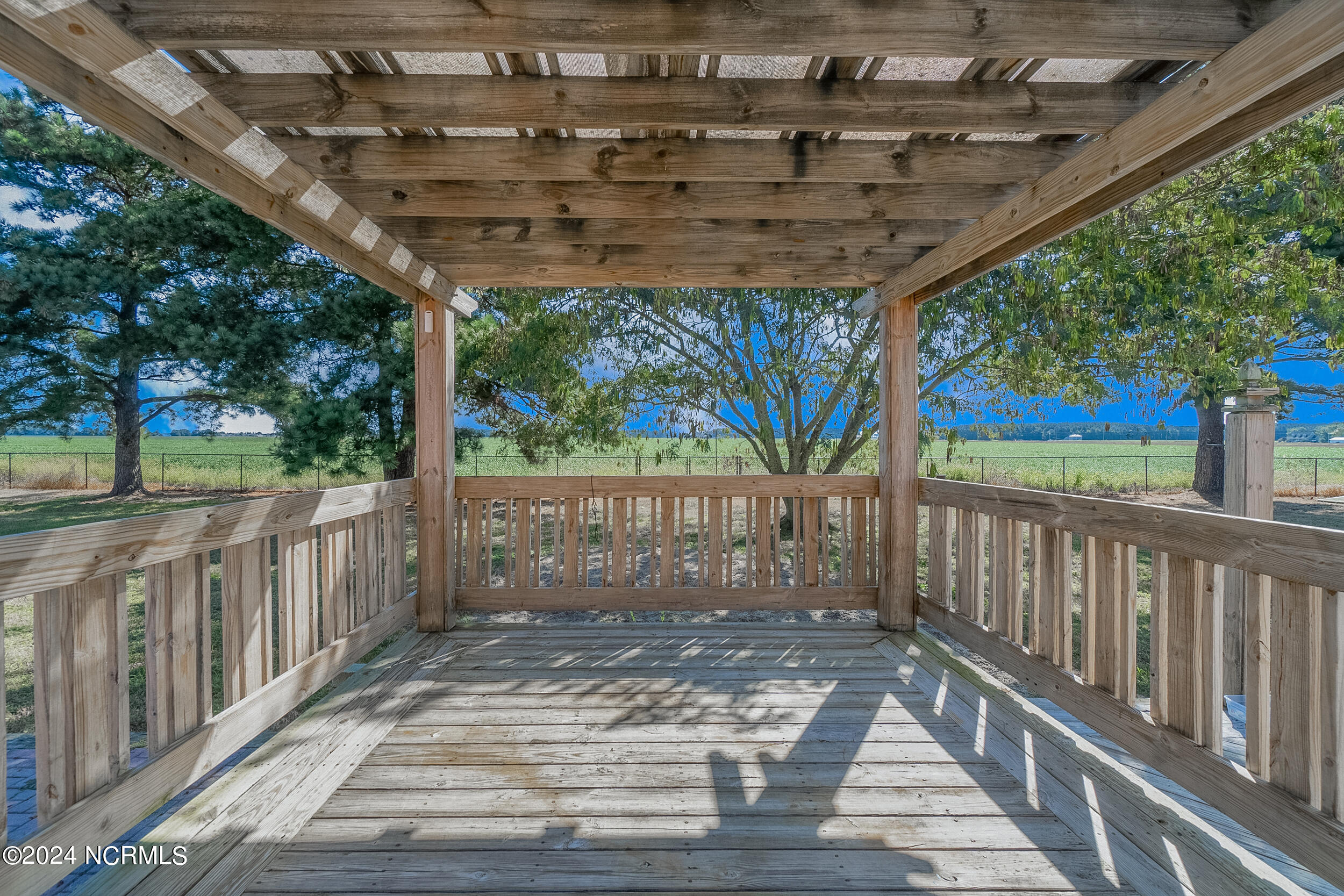 656 Bayside Road Elizabeth City, NC 27909 - Photo 31 of 45 deck