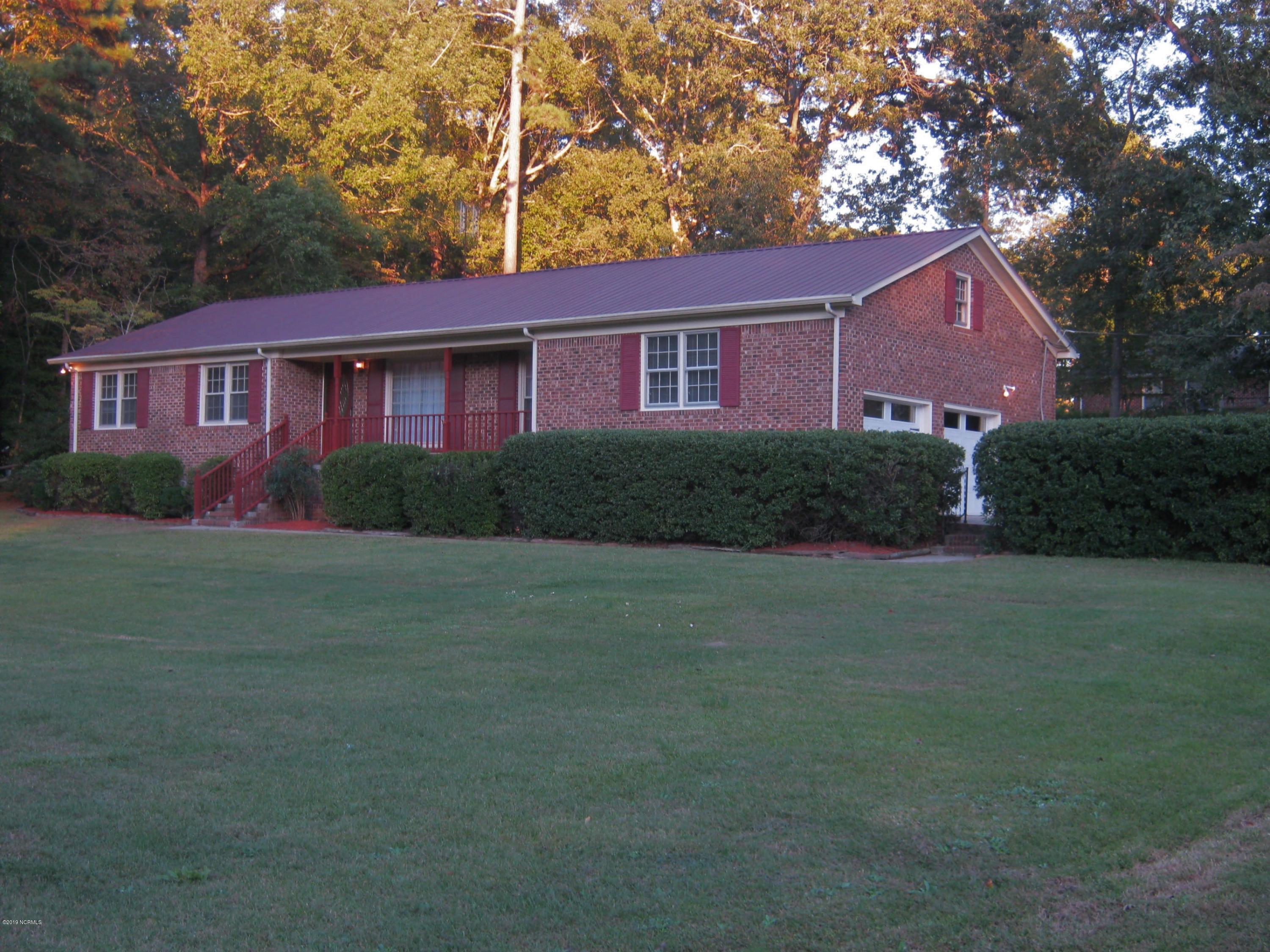 1291 Oakview Road Williamston, NC 27892 - Photo 4 of 36 IMG_5972 (2)