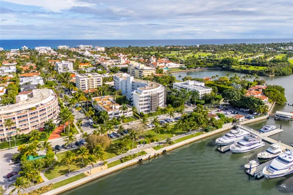 $1,260,000 | 381 South Lake Drive, Unit 16, Palm Beach, FL 33480