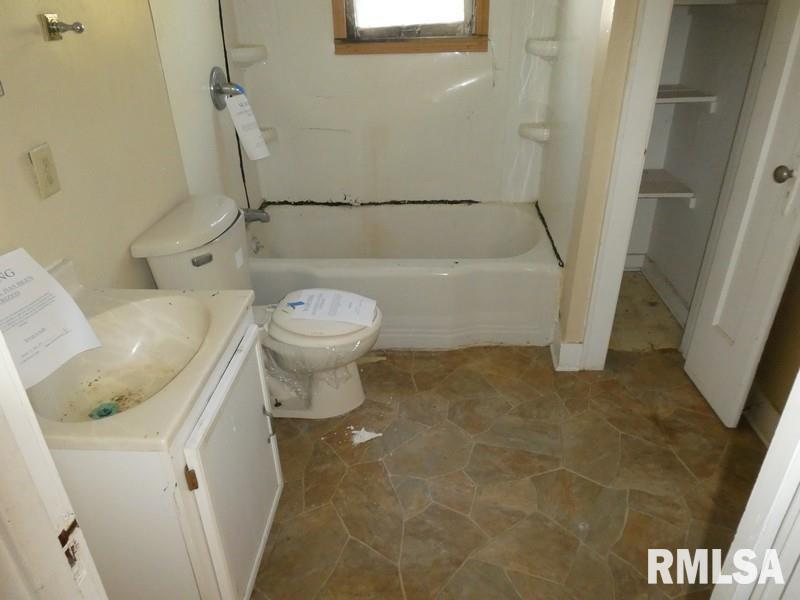 898 West North Street Decatur, IL 62522 - Photo 23 of 27