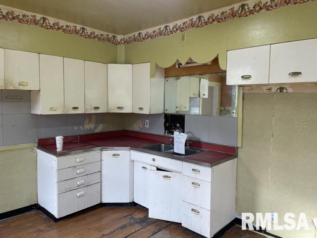 898 West North Street Decatur, IL 62522 - Photo 8 of 27