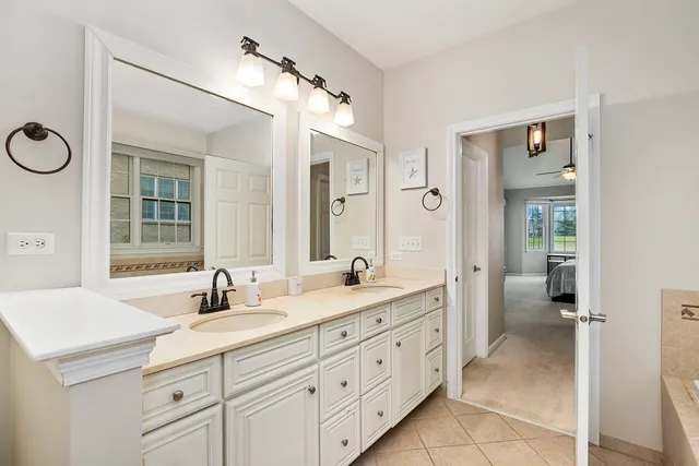 $675,000 | 1 Open Parkway North, Hawthorn Woods, IL 60047