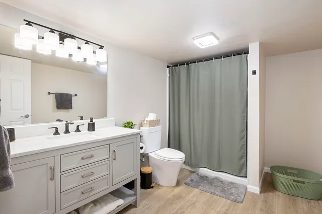 $675,000 | 1 Open Parkway North, Hawthorn Woods, IL 60047