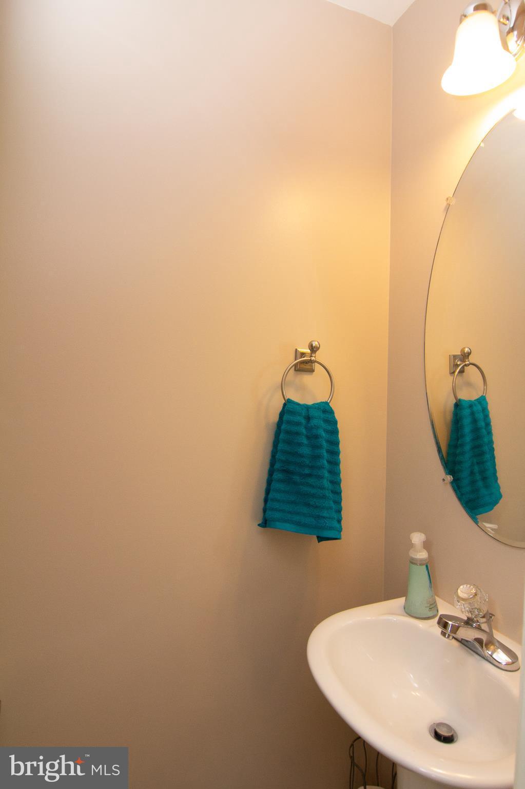 233 Colbert Street Taneytown, MD 21787 - Photo 14 of 30 Bath