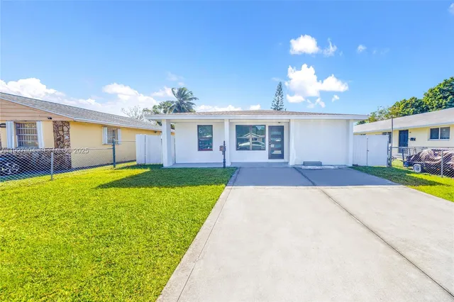$3,500 | 2318 Scott Street, Hollywood, FL 33020