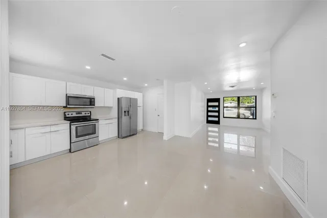 $3,500 | 2318 Scott Street, Hollywood, FL 33020