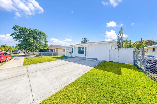 $3,500 | 2318 Scott Street, Hollywood, FL 33020