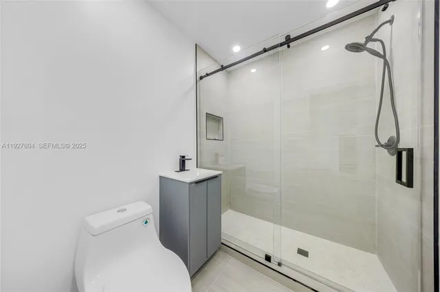 $3,500 | 2318 Scott Street, Hollywood, FL 33020