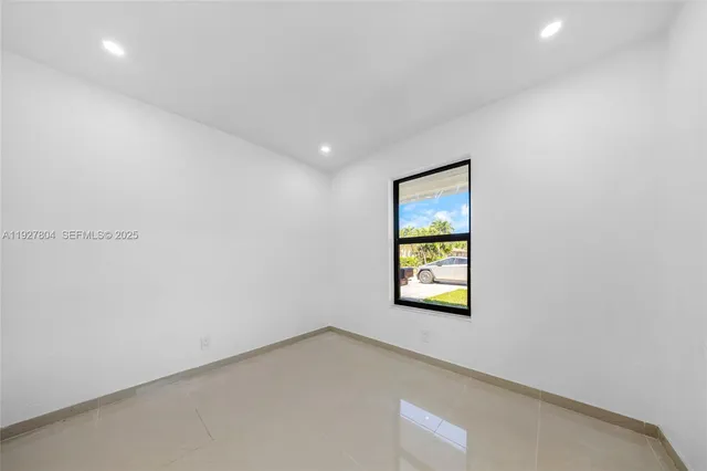 $3,500 | 2318 Scott Street, Hollywood, FL 33020