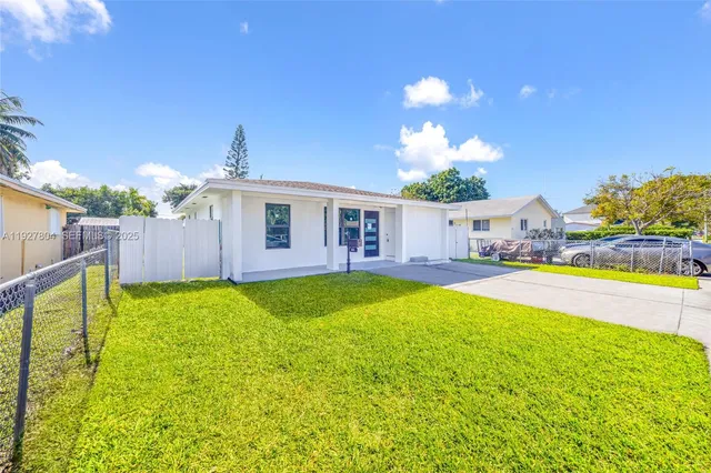 $3,500 | 2318 Scott Street, Hollywood, FL 33020
