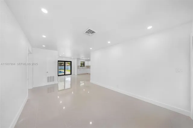 $3,500 | 2318 Scott Street, Hollywood, FL 33020