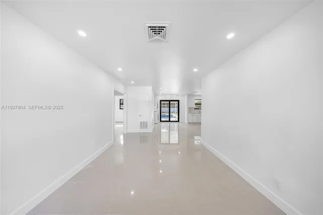 $3,500 | 2318 Scott Street, Hollywood, FL 33020