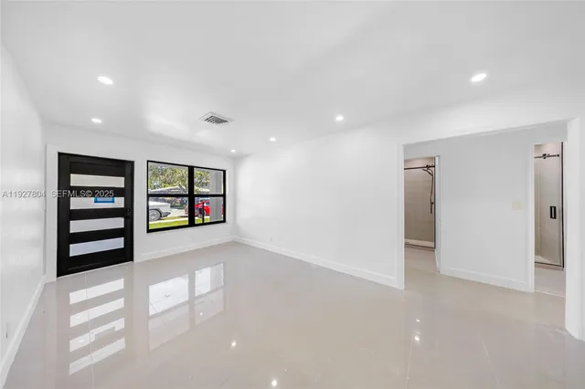 $3,500 | 2318 Scott Street, Hollywood, FL 33020