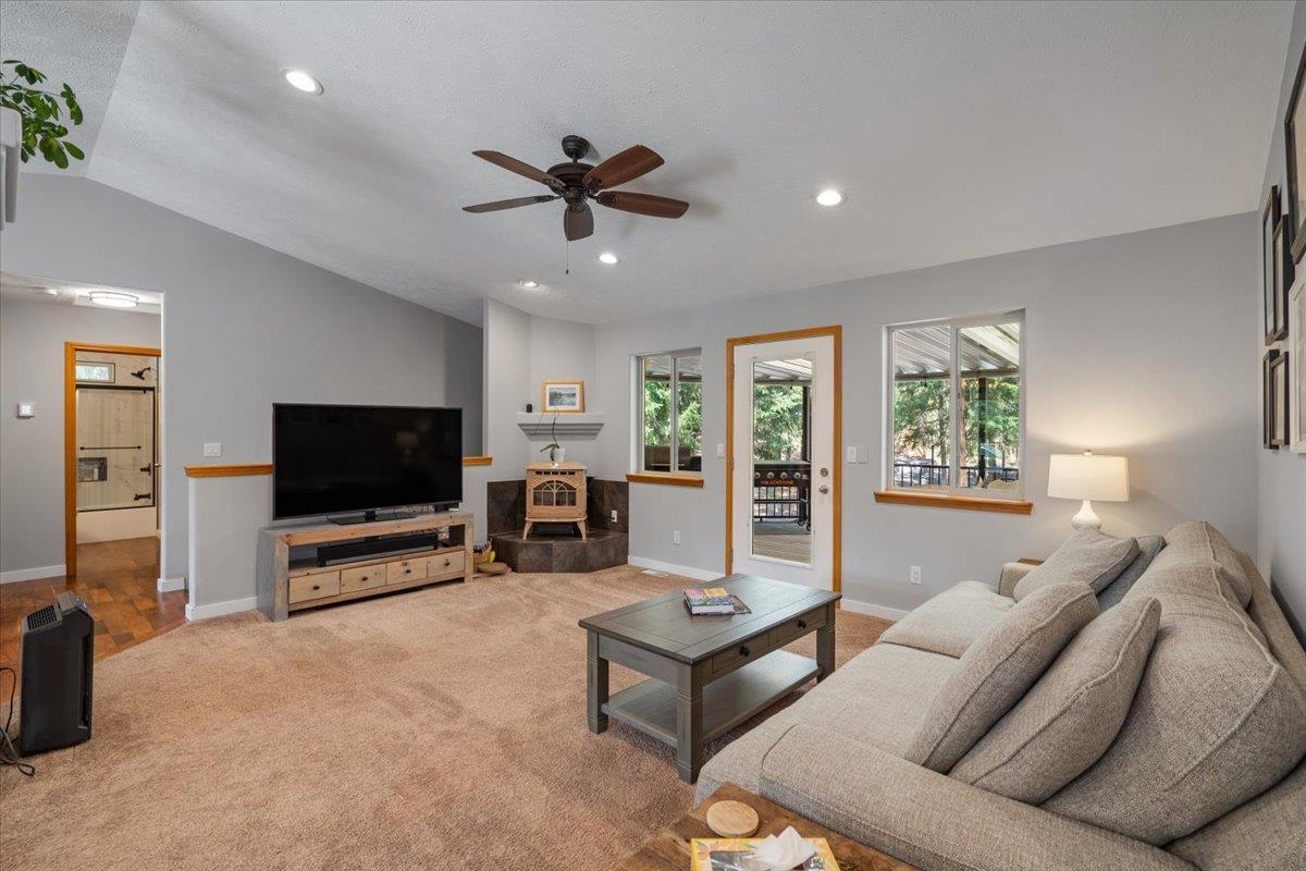 6910 North Harvard Road Newman Lake, WA 99025 - Photo 9 of 46