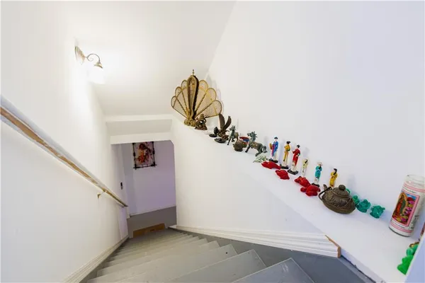 a view of entryway and workspace