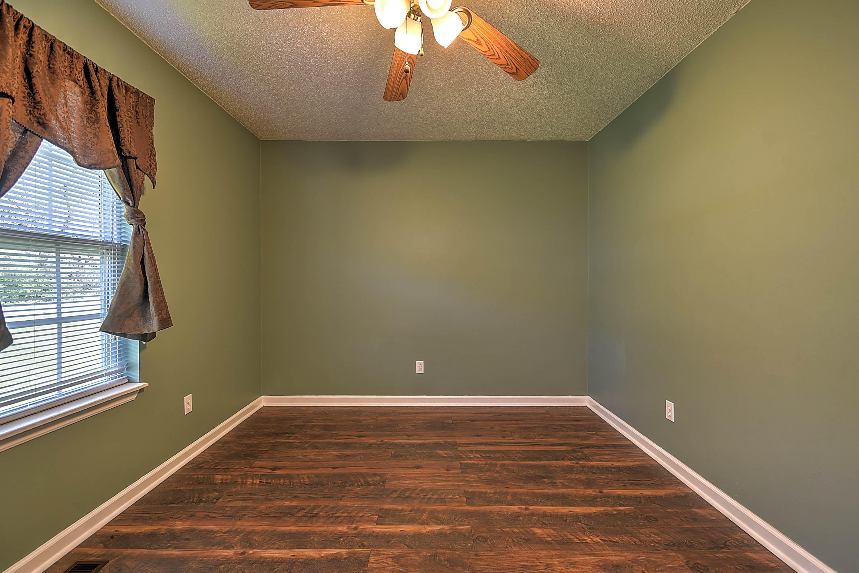 1003 Barber Road Bristol, TN 37620 - Photo 23 of 37 GLovier-24