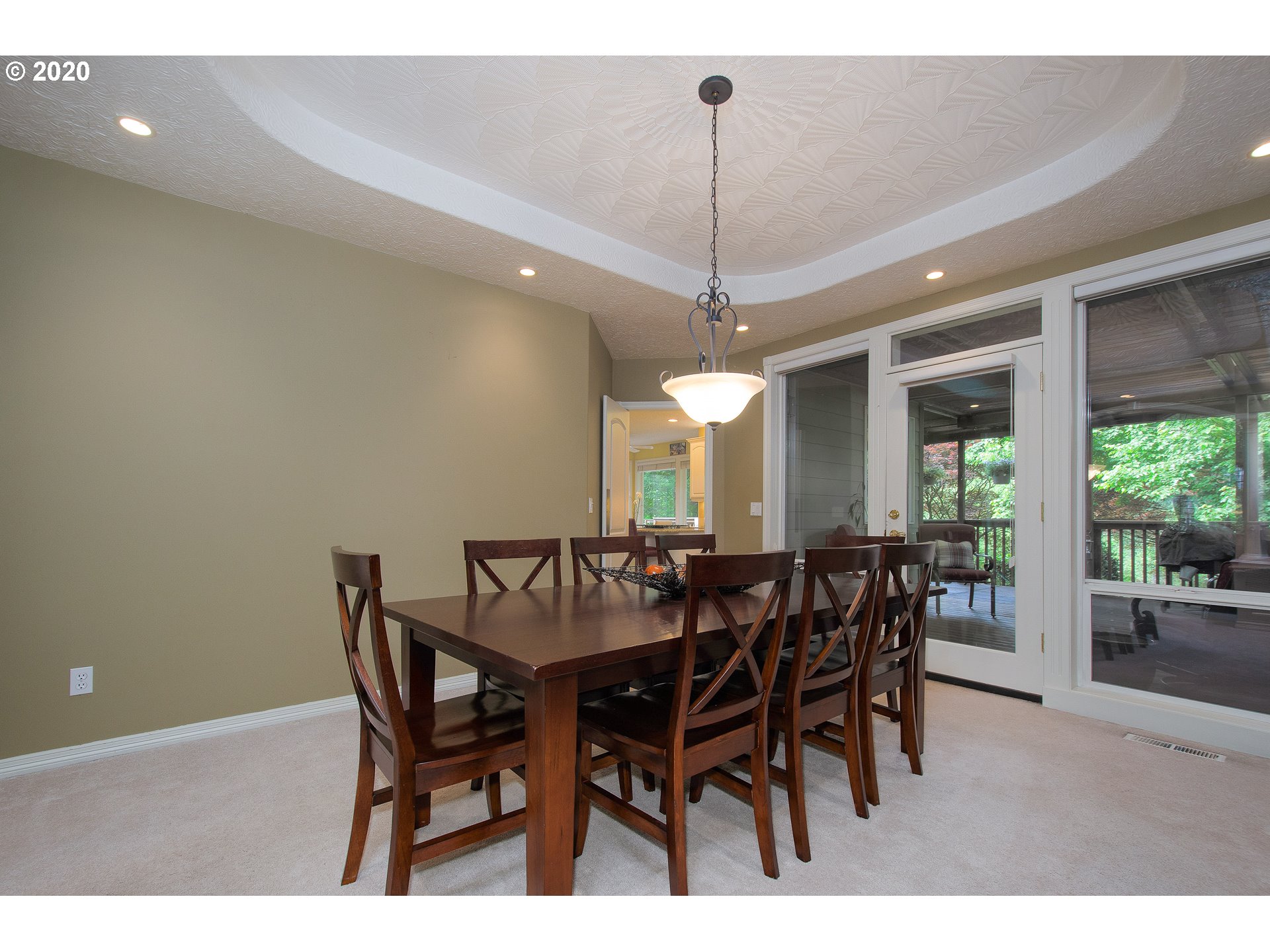 28547 Southwest Cascade Loop Wilsonville, OR 97070 - Photo 7 of 32 Gallery Image 7
