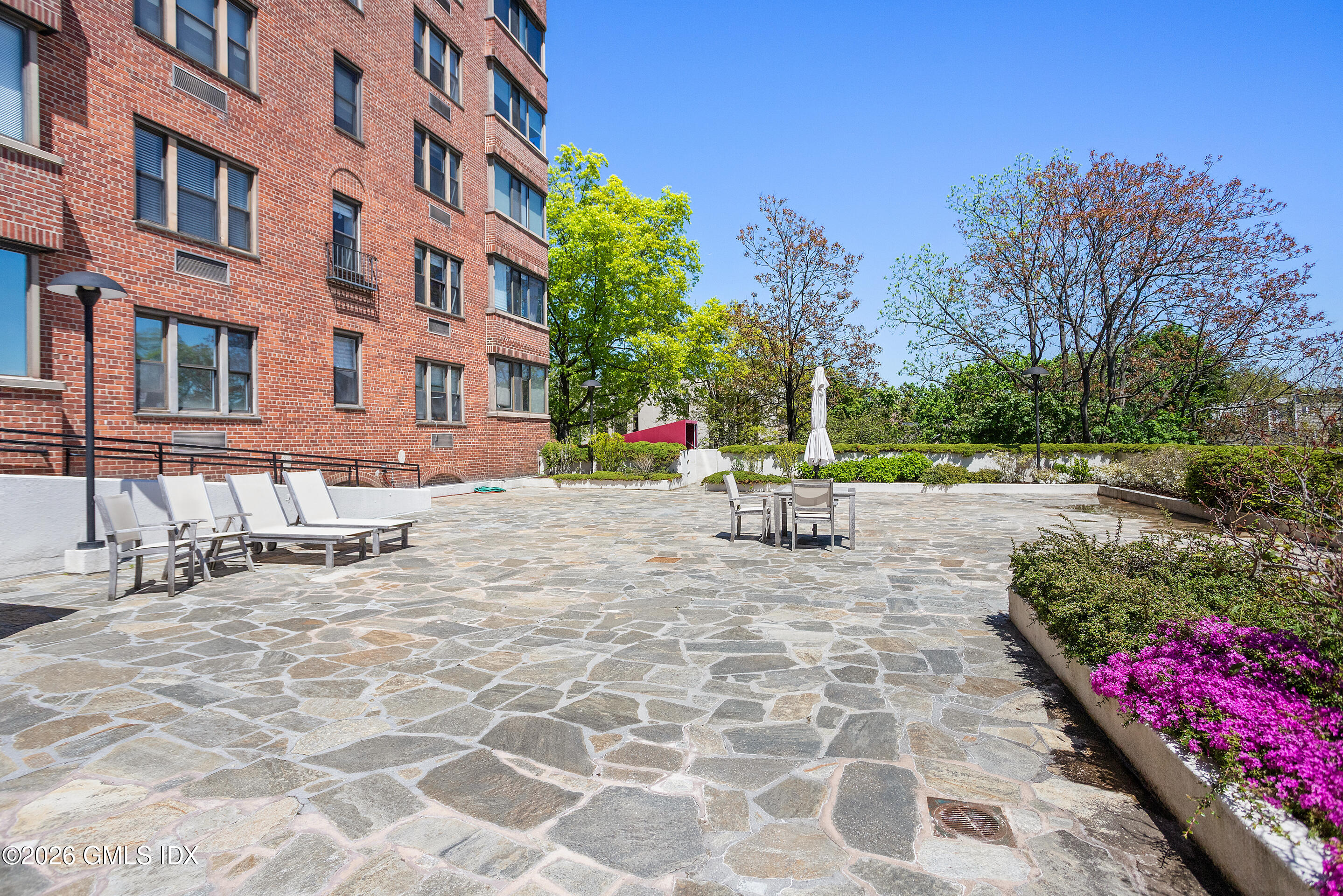 40 West Elm Street, Unit 2M Greenwich, CT 06830 - Photo 23 of 25 Common Terrace