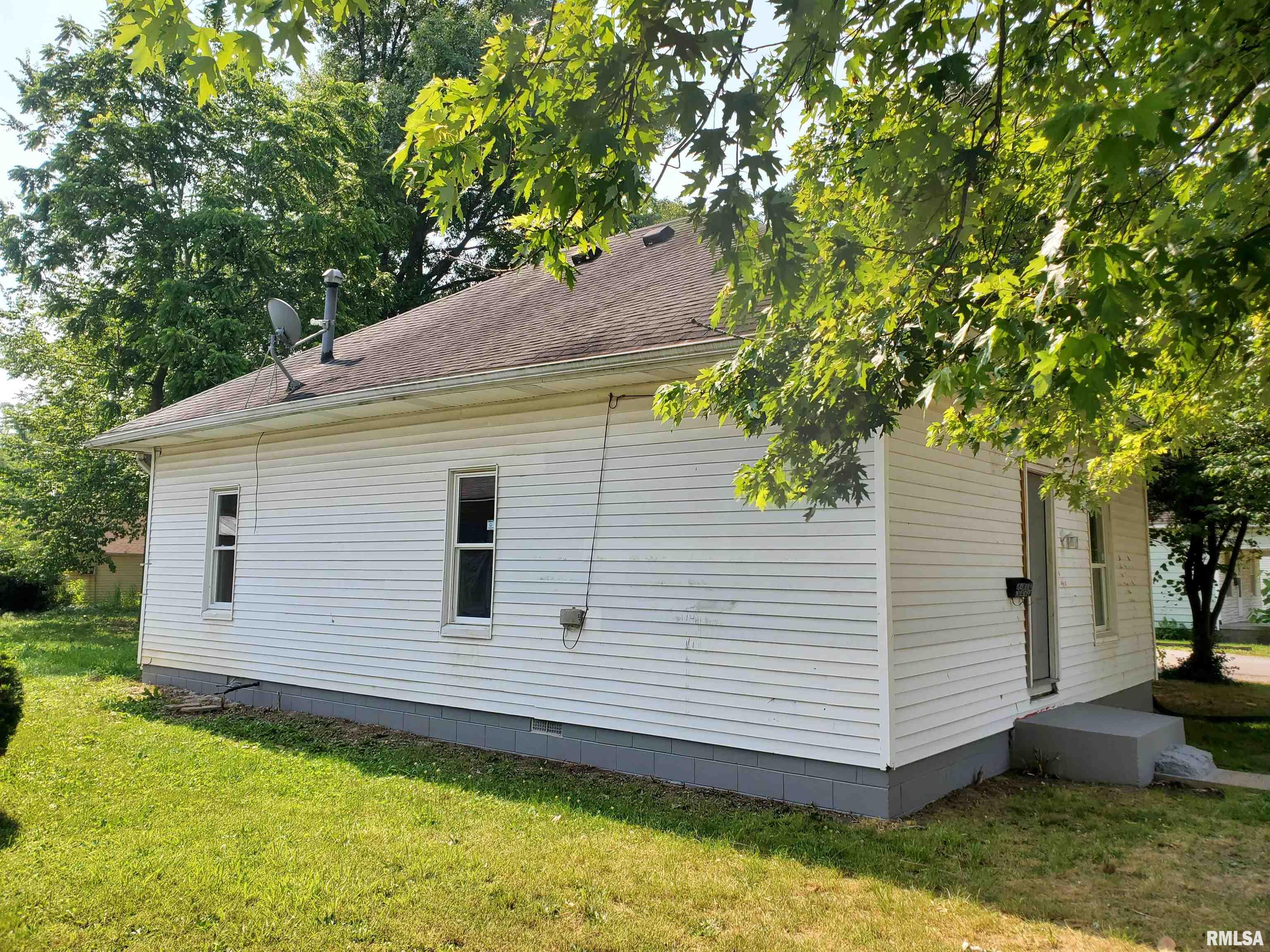 408 South State Street Christopher, IL 62822 - Photo 2 of 21