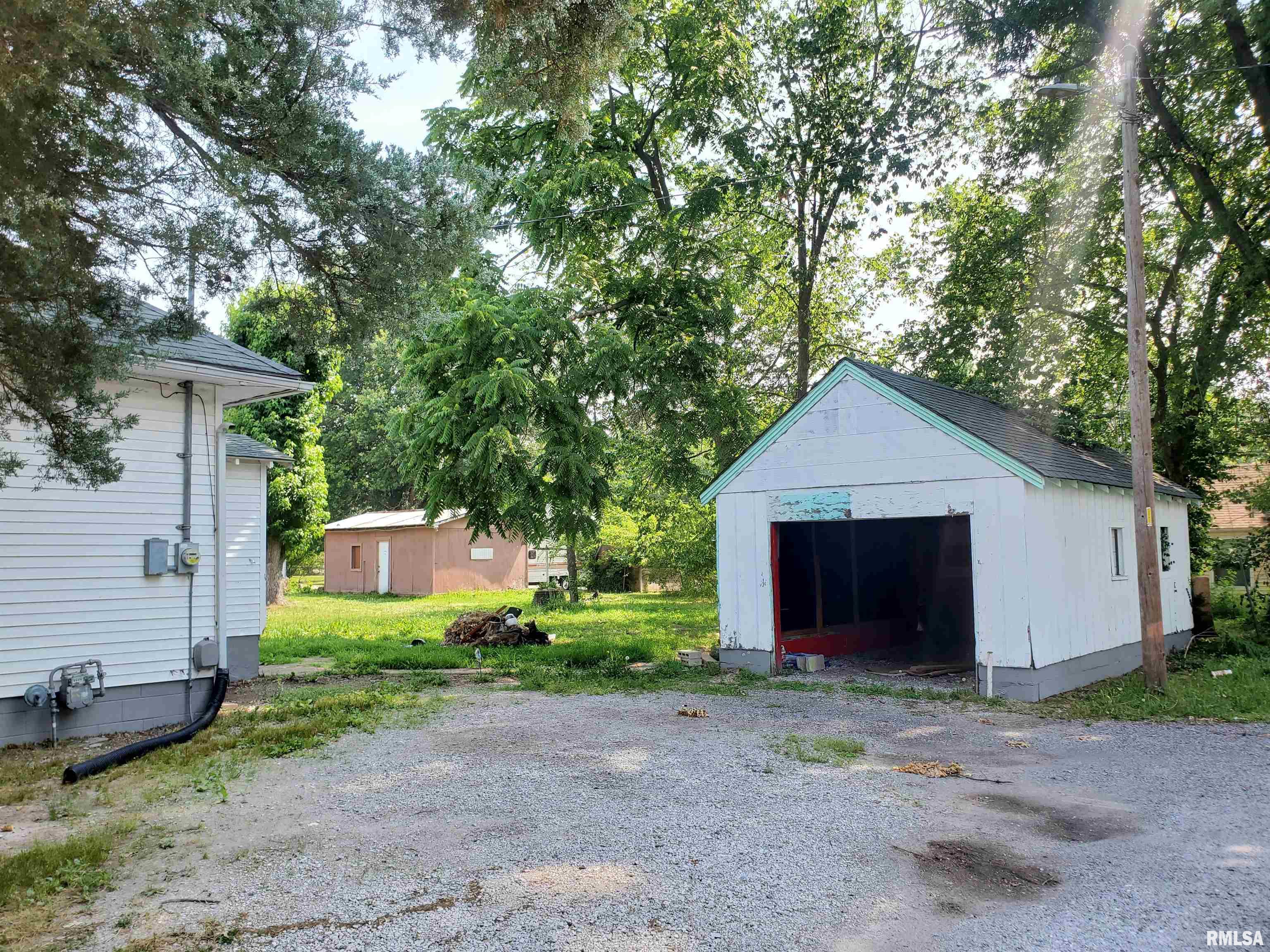 408 South State Street Christopher, IL 62822 - Photo 4 of 21