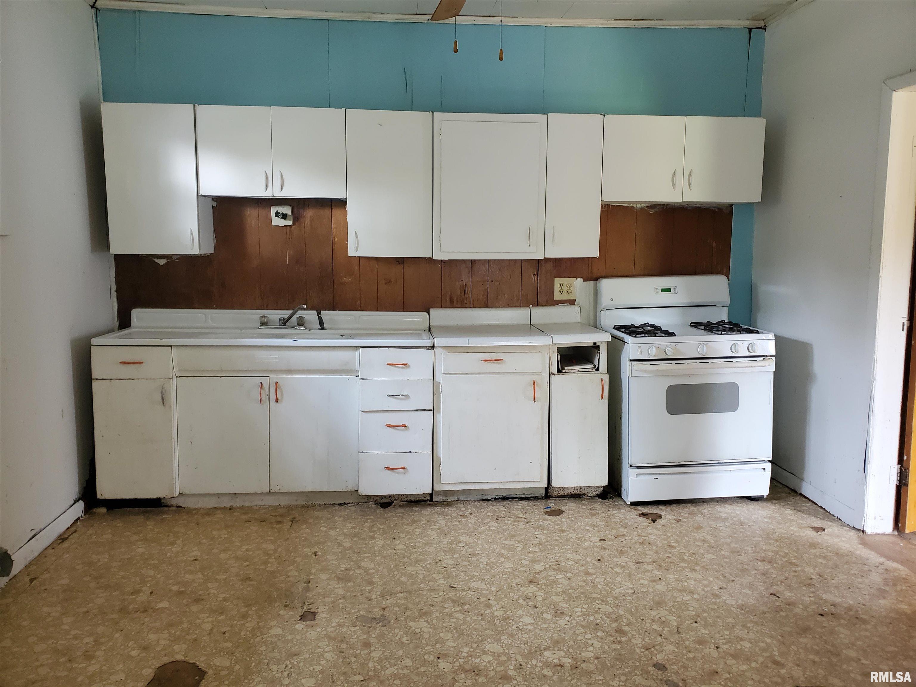 408 South State Street Christopher, IL 62822 - Photo 6 of 21