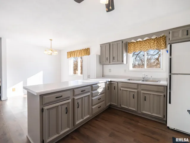 $279,900 | 13462 North Lakewood Drive, Dunlap, IL 61525