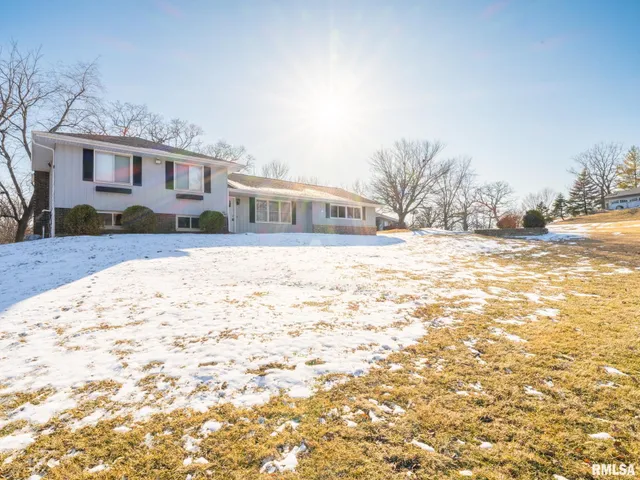 $279,900 | 13462 North Lakewood Drive, Dunlap, IL 61525