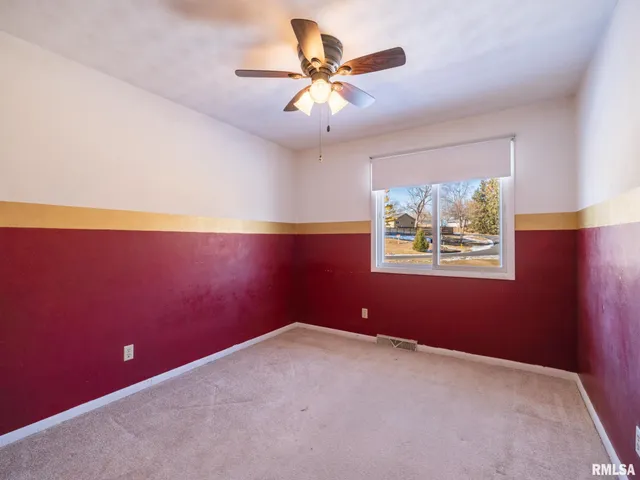 $279,900 | 13462 North Lakewood Drive, Dunlap, IL 61525