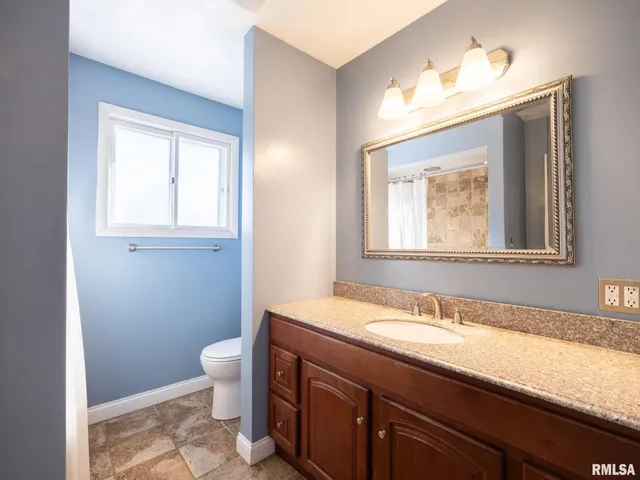 $279,900 | 13462 North Lakewood Drive, Dunlap, IL 61525