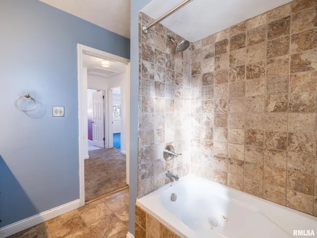 $279,900 | 13462 North Lakewood Drive, Dunlap, IL 61525