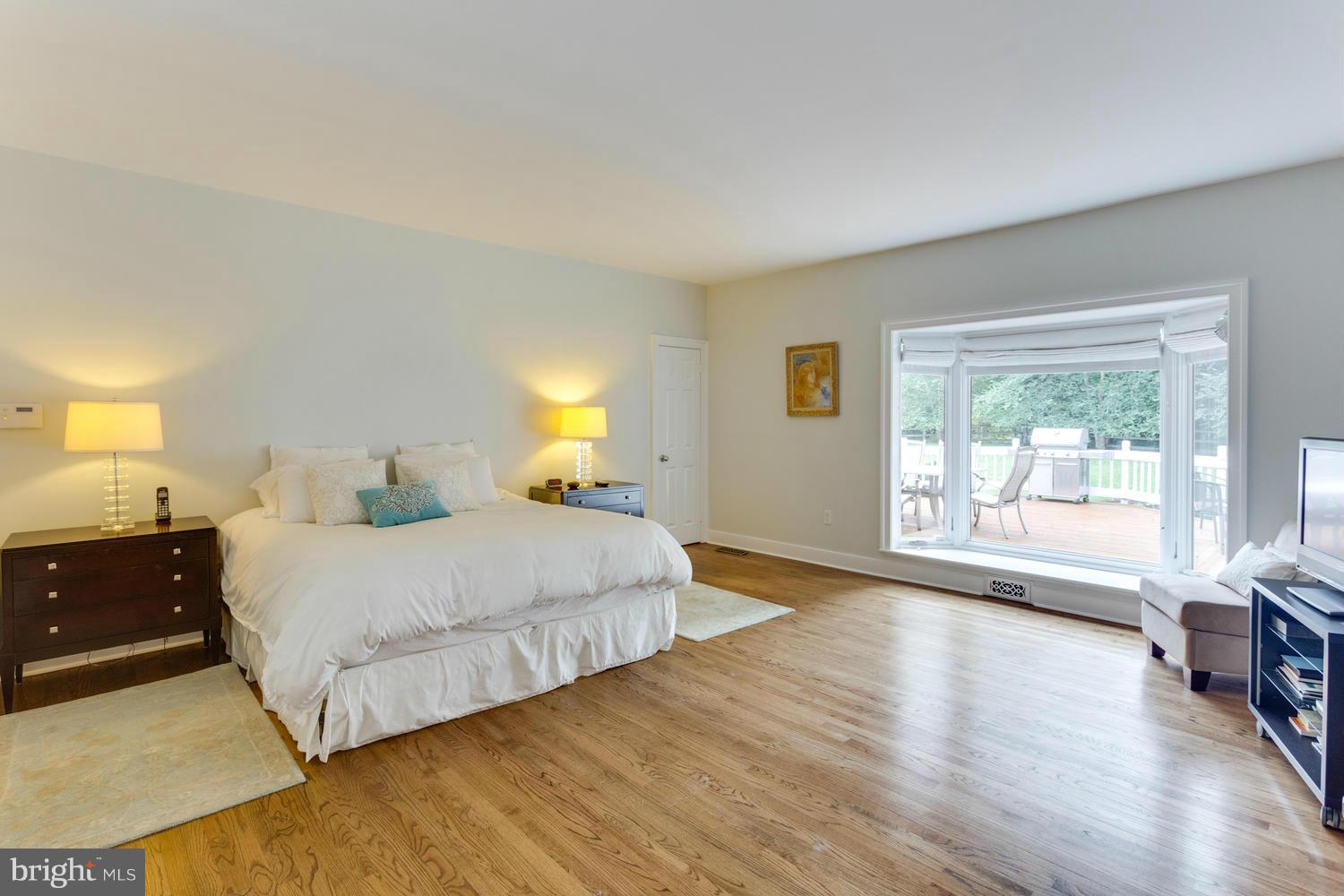 7801 Brickyard Road Potomac, MD 20854 - Photo 18 of 25 Bedroom (Master)