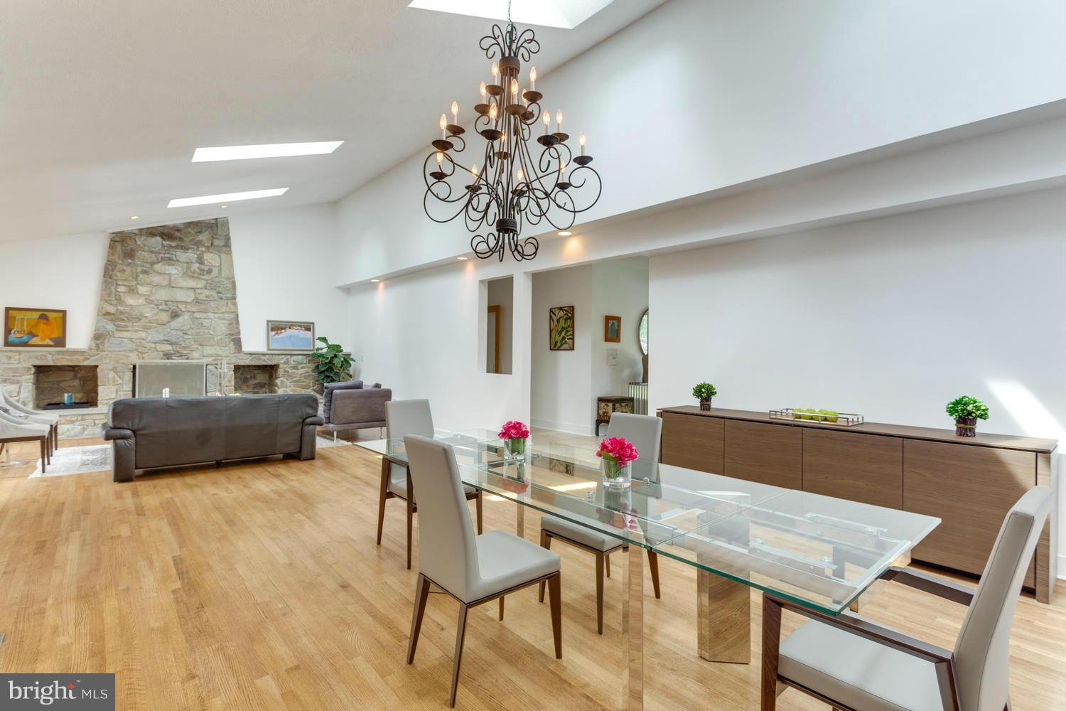 7801 Brickyard Road Potomac, MD 20854 - Photo 6 of 25 Dining Room