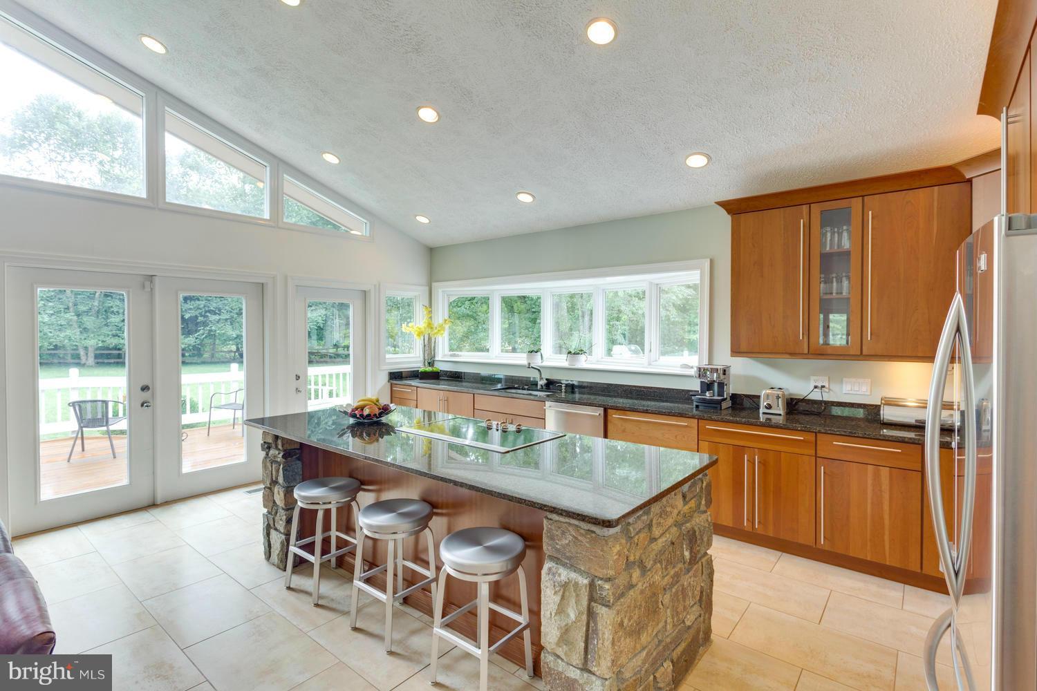 7801 Brickyard Road Potomac, MD 20854 - Photo 10 of 25 Kitchen