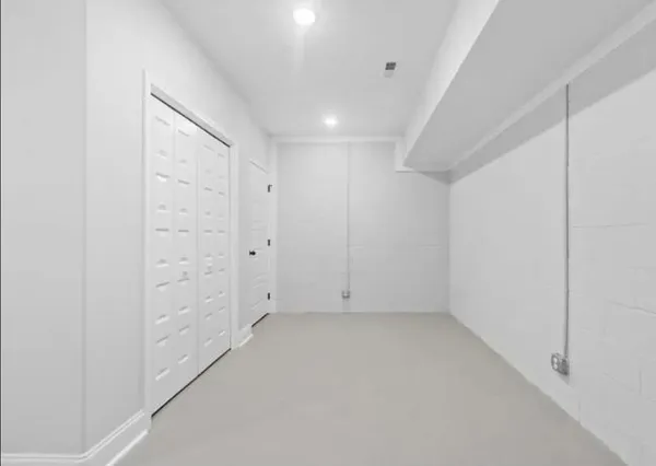 $1,800 | 64 West High Street, Clarksville, TN 37040