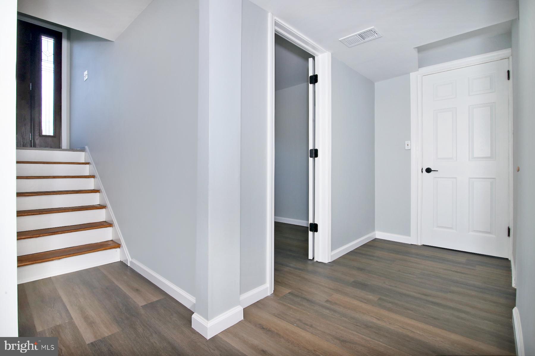 227 Myrtle Road Harrisburg, PA 17112 - Photo 16 of 34 Gallery Image 16