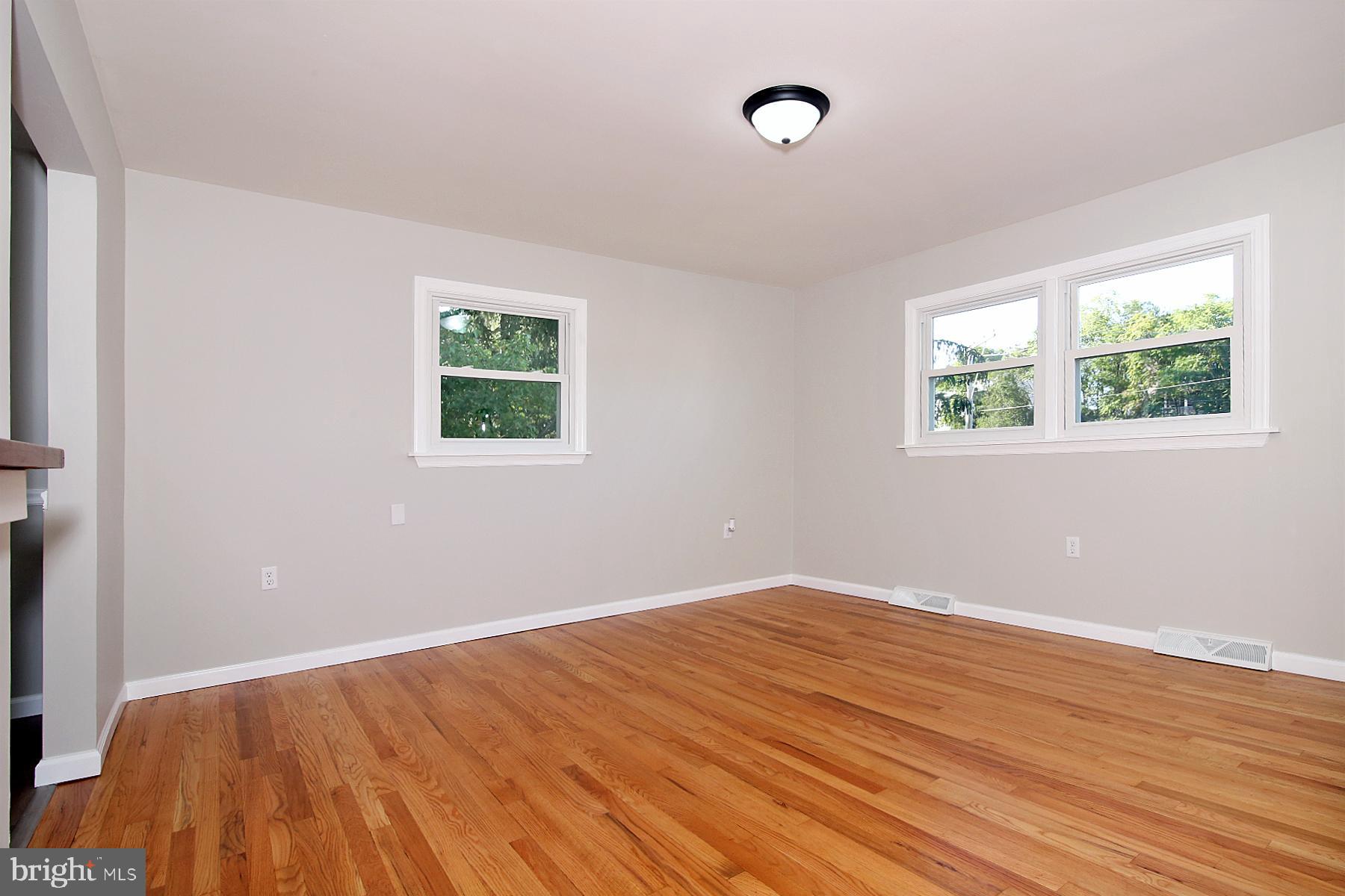 227 Myrtle Road Harrisburg, PA 17112 - Photo 10 of 34 Gallery Image 10