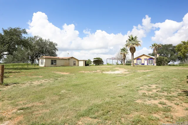 $250,000 | 10705 Highway 16, Poteet, TX 78065