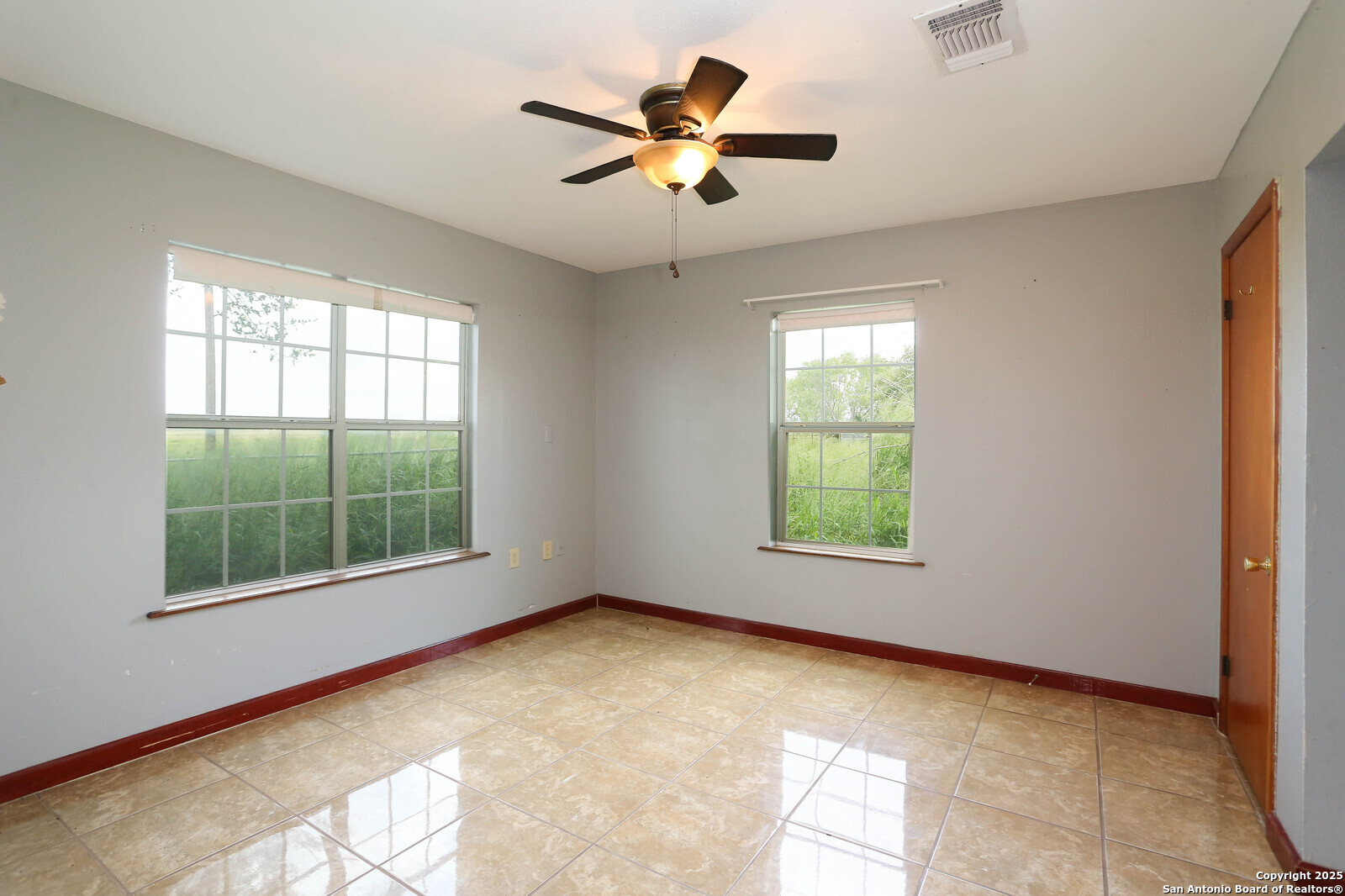 10705 Highway 16 Poteet, TX 78065 - Photo 12 of 31